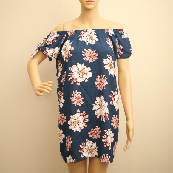 Miley + Molly Tops - NEW Miley + Molly Floral Off Shoulder Tunic Top S